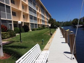 750 NE Spanish River Blvd-Unit -3050 in Boca Raton, FL - Foto de edificio - Building Photo