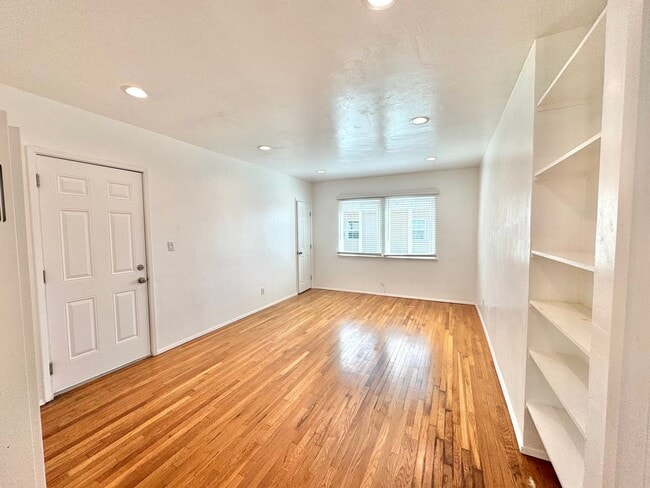 property at 4422 Boundary St
