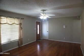 8334 N 55th Ave in Glendale, AZ - Building Photo - Building Photo