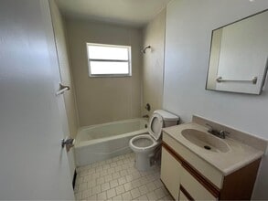 3783 Coconut Rd, Unit 1 in Palm Springs, FL - Foto de edificio - Building Photo