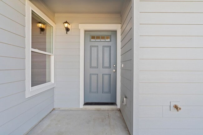 1004 Brandon Way in Phoenix, OR - Building Photo - Building Photo