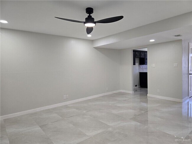 16 Tori Ln in Edinburg, TX - Building Photo - Building Photo