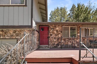 383 Catalina Rd in Big Bear Lake, CA - Building Photo - Building Photo