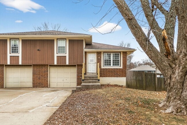 property at 1802 SW Sunset St