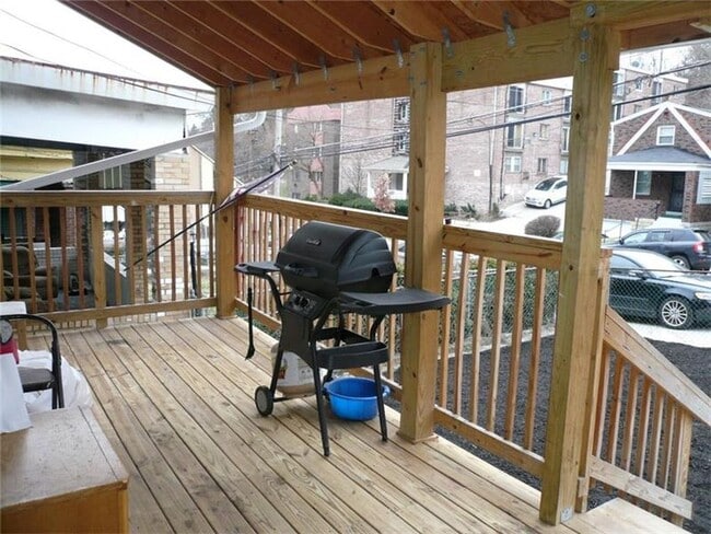 154 Robinson St in Pittsburgh, PA - Foto de edificio - Building Photo