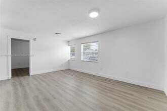 6911 SW 129th Ave in Miami, FL - Building Photo - Building Photo