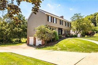 238 Cumberland Dr in Seven Fields, PA - Building Photo - Building Photo