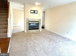 13829 Bronco Pl in Germantown, MD - Foto de edificio - Building Photo