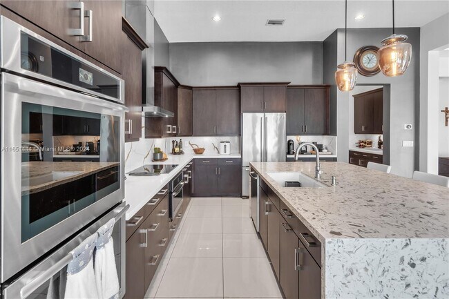 5202 S Sterling Ranch Cir in Davie, FL - Foto de edificio - Building Photo