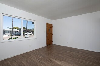 3031 Luna Ave-Unit -3031 in San Diego, CA - Building Photo - Building Photo