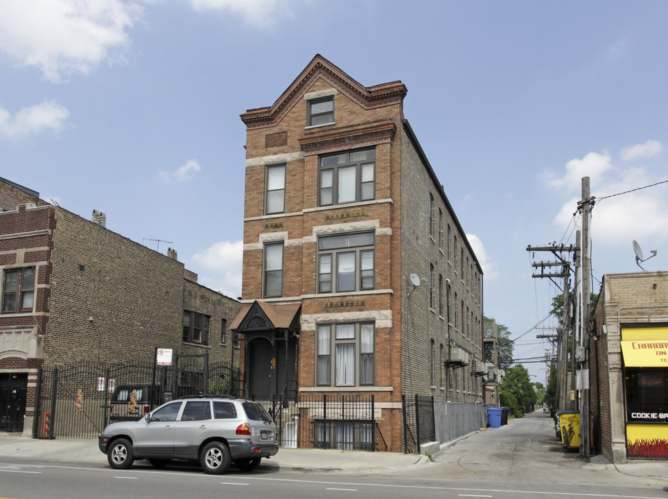 2015 N Damen Ave in Chicago, IL - Building Photo