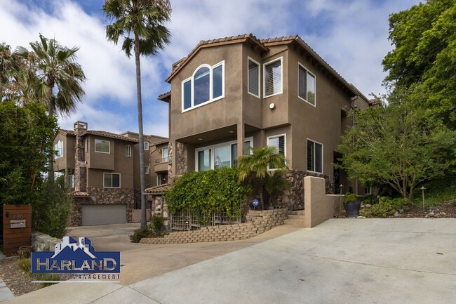 property at 760 Bonair Pl