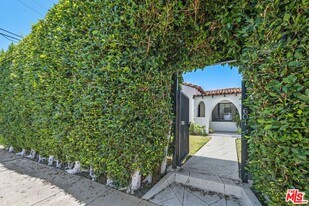 601 Hayworth Ave in Los Angeles, CA - Building Photo