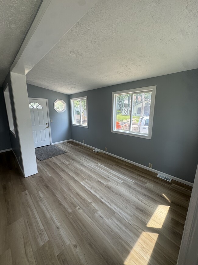 156 Valparaiso St in Valparaiso, IN - Building Photo - Building Photo