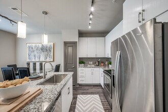 1818 Center St in Houston, TX - Building Photo - Building Photo