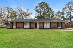 553 E Moye Dr in Montgomery, AL - Building Photo