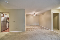 Pebble Creek Apartments in Twinsburg, OH - Building Photo - Building Photo