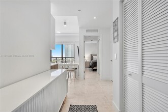 239 SW 9th St in Miami, FL - Building Photo - Building Photo