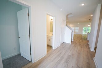 116 Kingswood Ter in Bloomingdale, GA - Building Photo - Building Photo