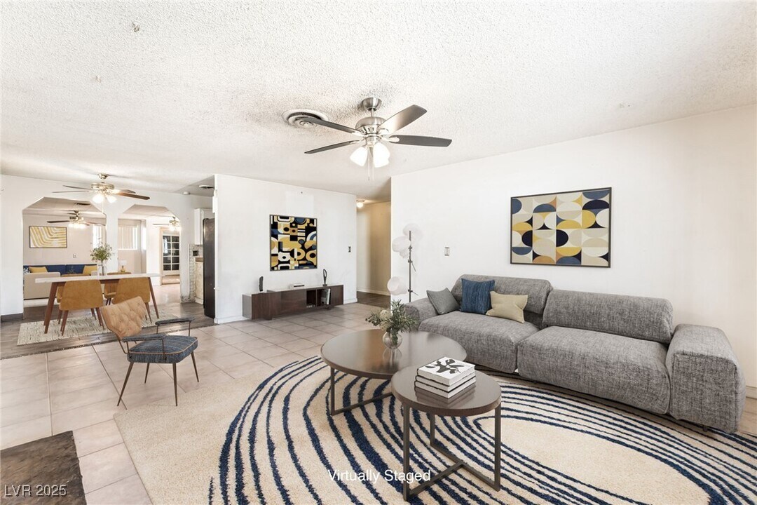 5809 Pebble Beach Blvd in Las Vegas, NV - Building Photo