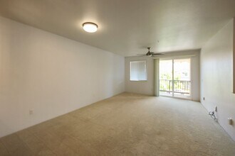 724 Kakala St-Unit -Kakala 1604 (Up) in Kapolei, HI - Building Photo - Building Photo