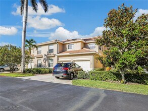 343 Dover Pl in Naples, FL - Building Photo - Building Photo