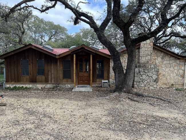 266 Red Bluff Ln in Blanco, TX - Building Photo - Building Photo