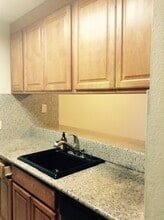 359 Half Moon Ln, Unit 306 in Daly City, CA - Building Photo - Building Photo