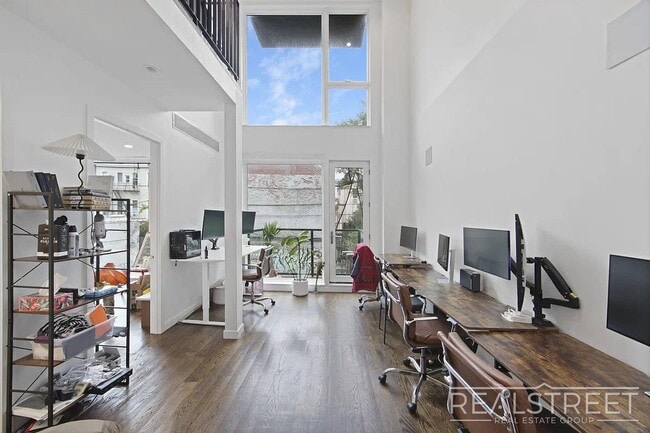 property at 179 N 7th St