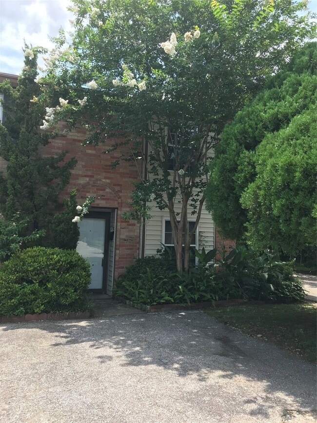 property at 1611 Mapleton Dr