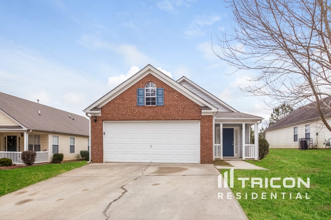 3529 Brookstone Way in Union City, GA - Building Photo