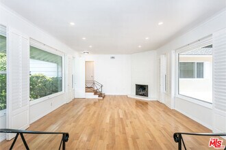 1876 Roscomare Rd in Los Angeles, CA - Building Photo - Building Photo
