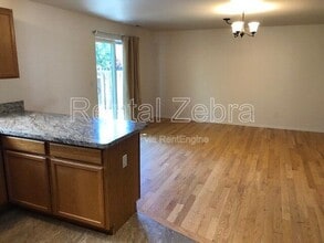 3268 SW Metolius Pl in Redmond, OR - Building Photo - Building Photo