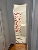 22 Kentbury Way in Bethesda, MD - Building Photo