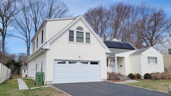 property at 16 Bonheur Rd