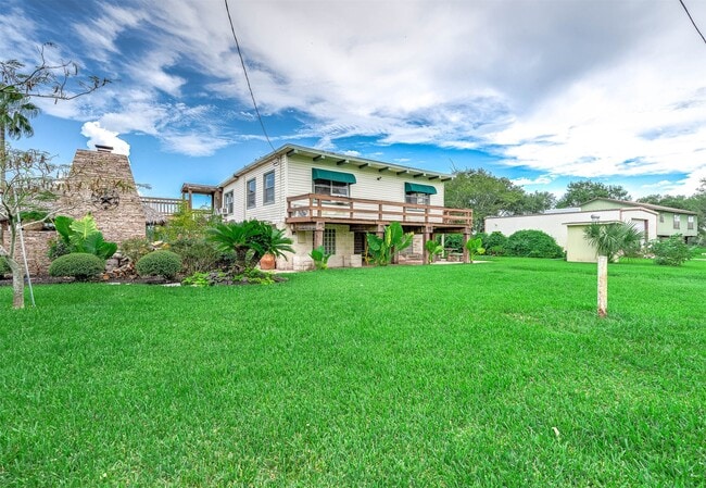 325 Palm Dr in Liverpool, TX - Foto de edificio - Building Photo