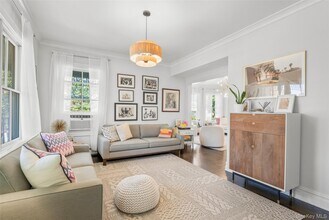 251 Mt Pleasant Ave in Mamaroneck, NY - Building Photo - Building Photo