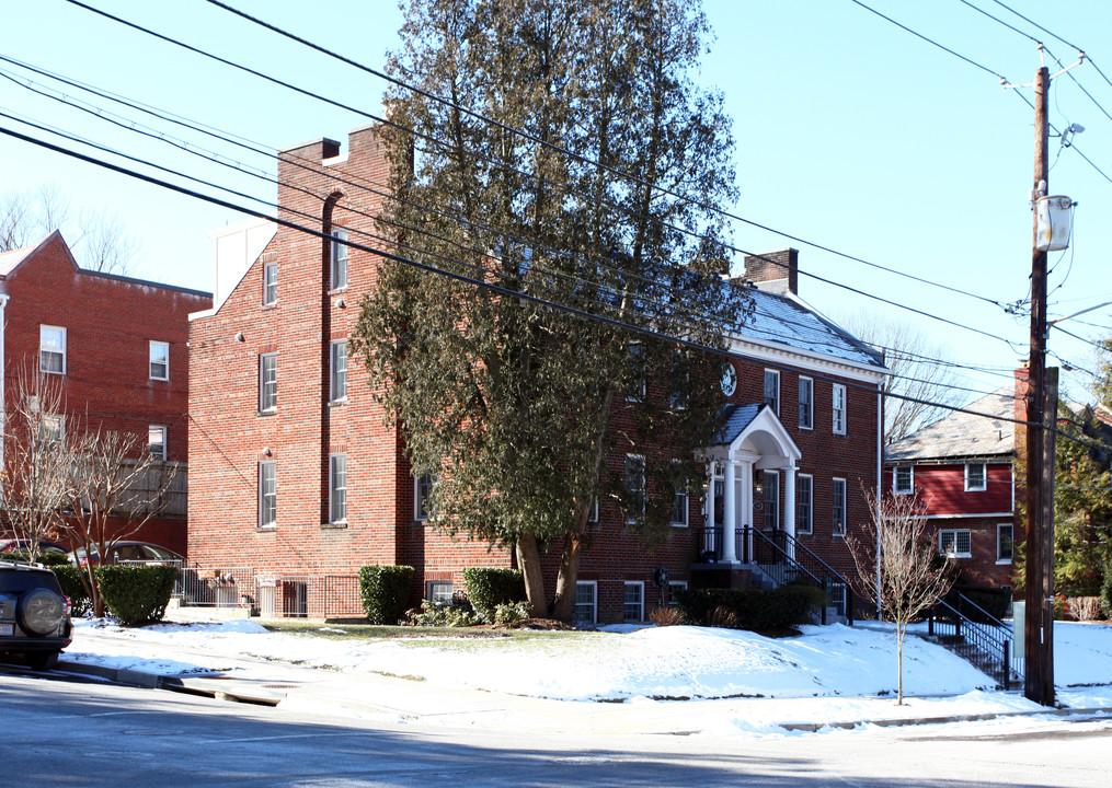 4700 Upton St NW in Washington, DC - Building Photo