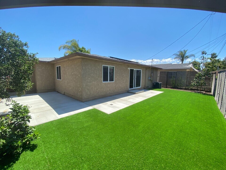 4930 64th St in San Diego, CA - Building Photo