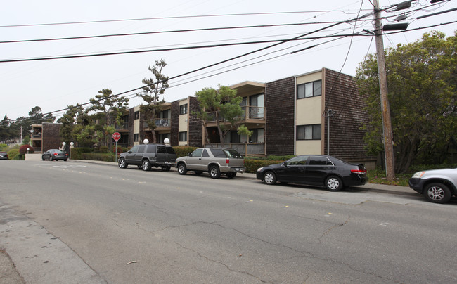 Country Club Apartments in South San Francisco, CA - Building Photo - Building Photo