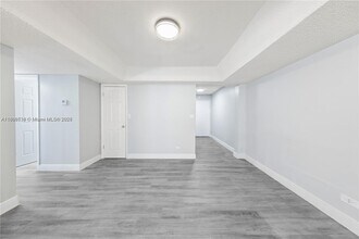 3680 Inverrary Dr in Lauderhill, FL - Building Photo - Building Photo