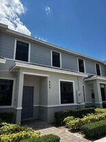 450 NE 12th St in Florida City, FL - Building Photo
