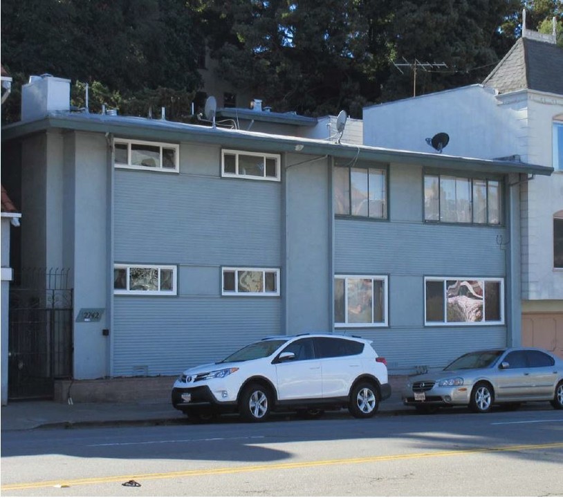 2742 Park Blvd in Oakland, CA - Building Photo