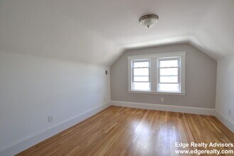 39 Trapelo St, Unit 1 in Boston, MA - Building Photo - Building Photo