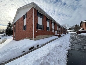 255 Elmwood Ave in Lake Geneva, WI - Building Photo - Building Photo