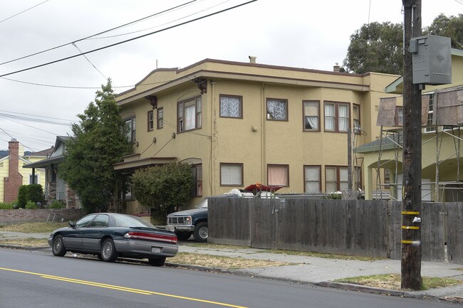 2524-2530 High St in Oakland, CA - Building Photo - Building Photo