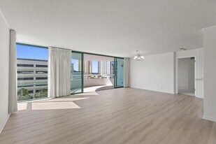 1341 Kapiolani Blvd in Honolulu, HI - Building Photo