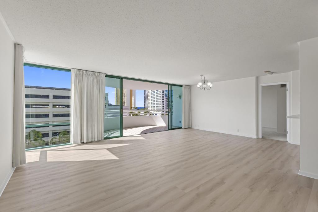 1341 Kapiolani Blvd in Honolulu, HI - Building Photo