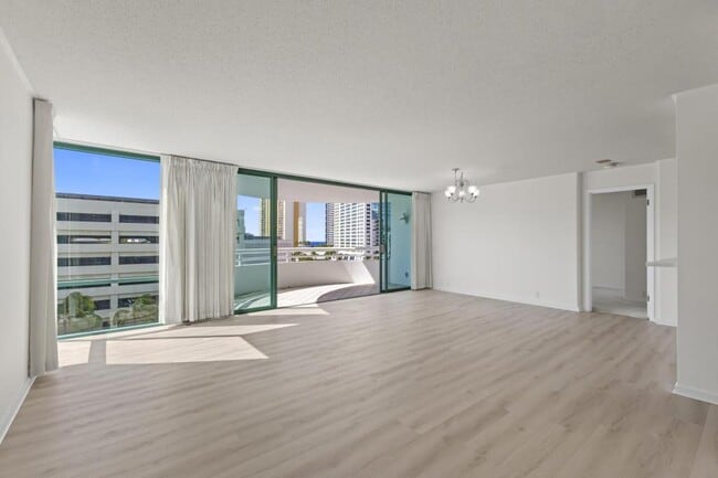 1341 Kapiolani Blvd in Honolulu, HI - Building Photo - Building Photo