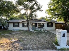 5900 Glenhollow Path in Austin, TX - Building Photo - Building Photo